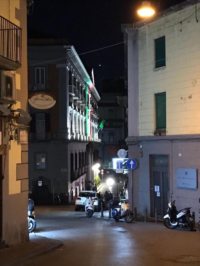 Max * Napoli